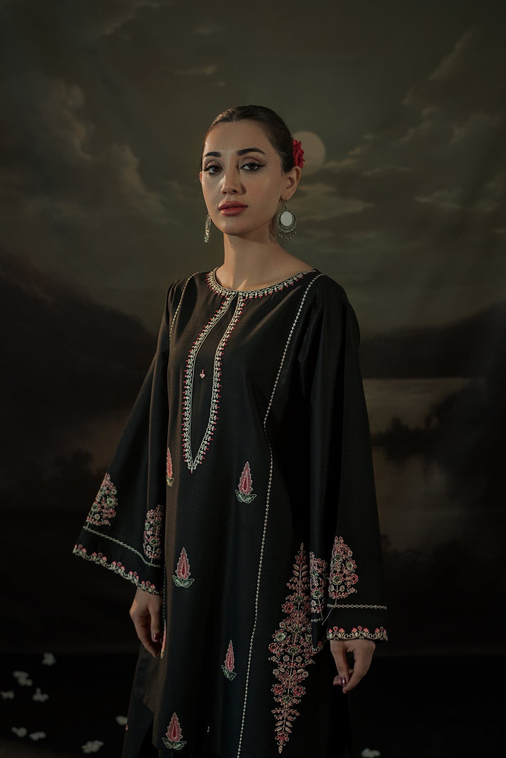 Black Iris (Stitched 2 Pcs)