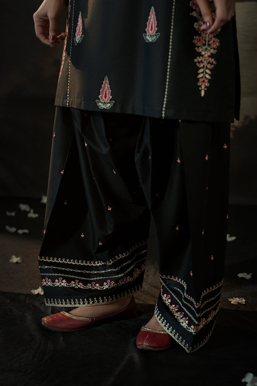 Black Iris (Stitched 2 Pcs)