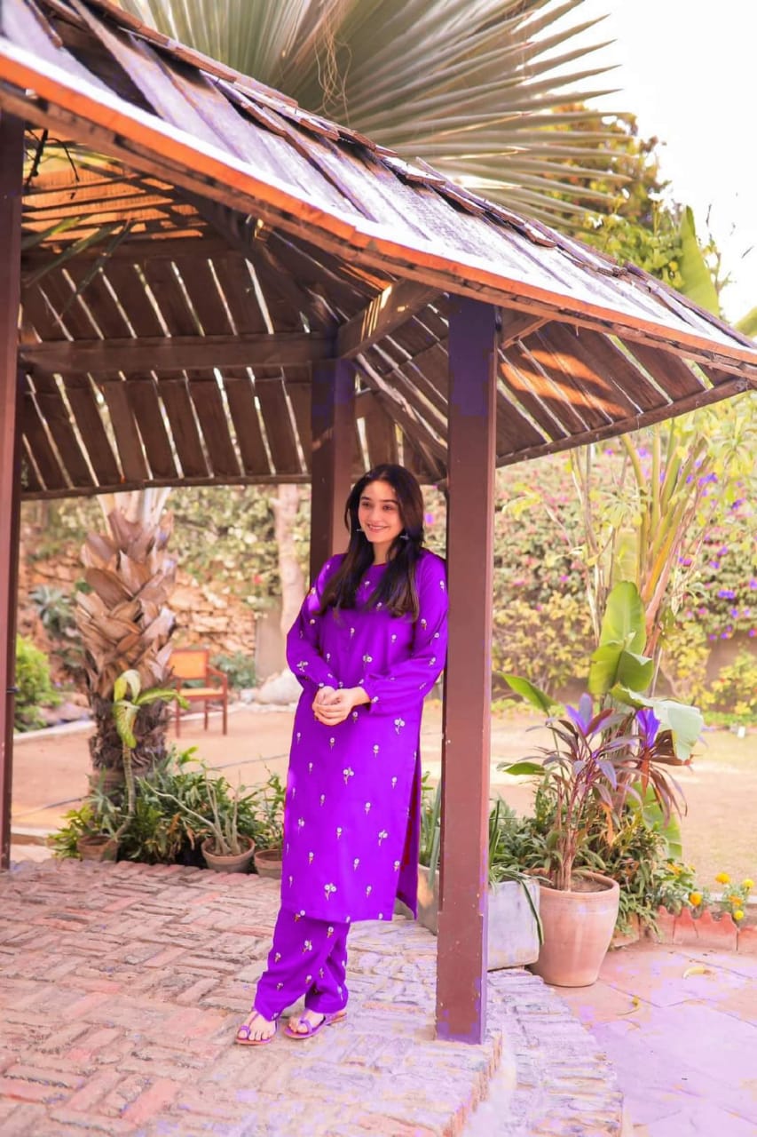 Floral Delight (Stitched 2 Pcs)